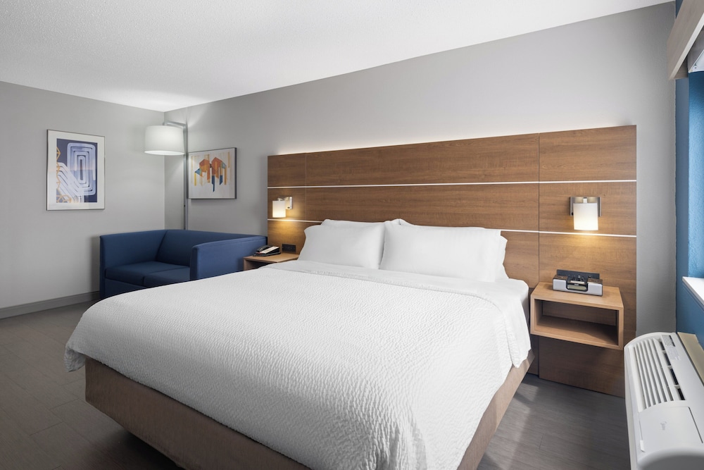 Holiday Inn Express Sheboygan Kohler by IHG - photo 13
