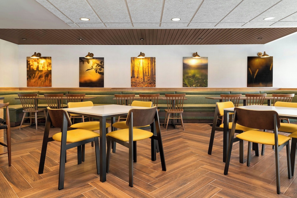 Fairfield by Marriott Inn & Suites Kansas City at The Legends - photo 26