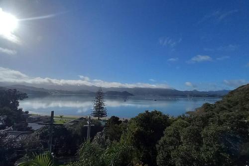 Baywatch Spectacular Harbour Views Wyuna Bay in Coromandel, New Zealand