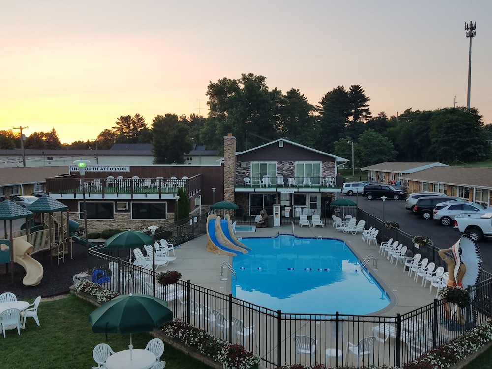 Black Hawk Motel and Suites in Wisconsin Dells, United States