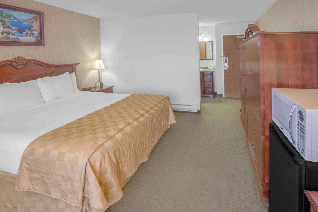 Days Inn by Wyndham Eureka CA - photo 7