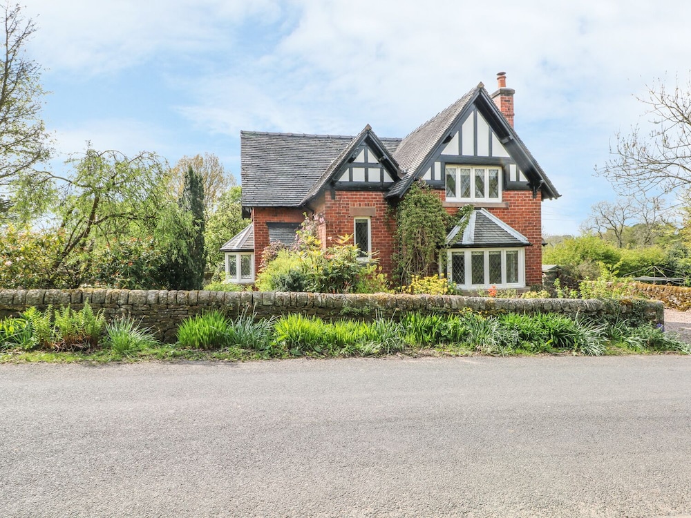Gun End Cottage 10131428 — Macclesfield