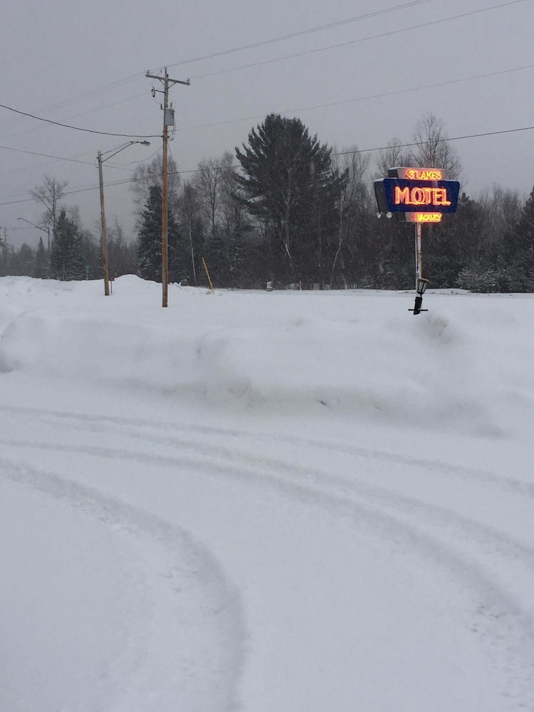 Three Lakes Motel - photo 31
