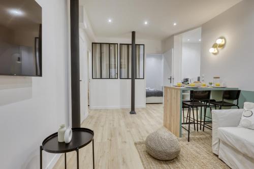 Nice and New 2 Bedrooms Flat Heart of Paris 02 — 4-Star Luxury Hotel in Paris, France
