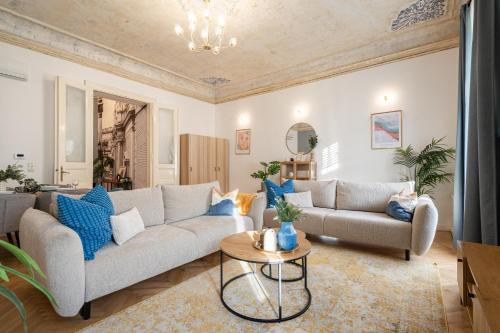Comfy downtown hideaway with urban touch — 4-Star Luxury Hotel in Budapest, Hungary