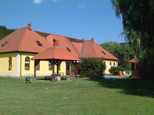 Kisecset vendégház - carbon neutral hotel in Unknown City