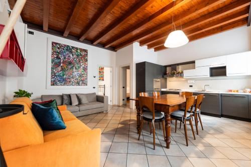 Mirko Apartment by Reasy&Busy — 4-Star Luxury Hotel in Verona, Italy