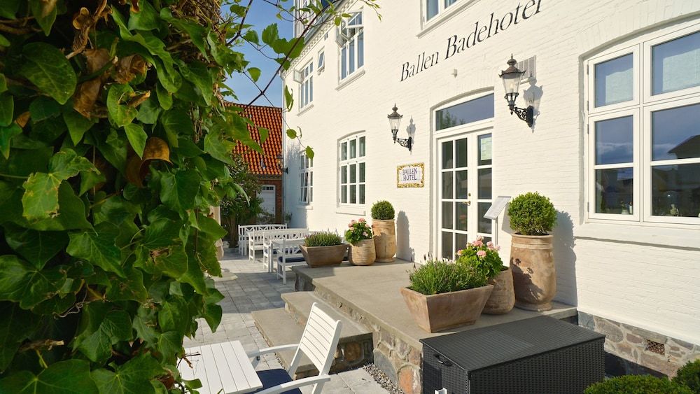 Ballen Badehotel in Tranebjerg, Denmark