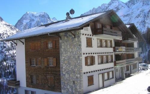 Apartment Panorama — 4-Star Luxury Hotel in Evolene, Switzerland