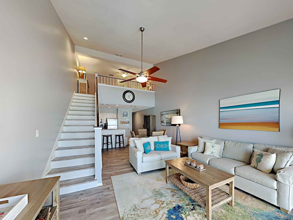 Crystal Sands #311A by Southern Vacation Rentals — 4-Star Luxury Hotel in Destin, United States