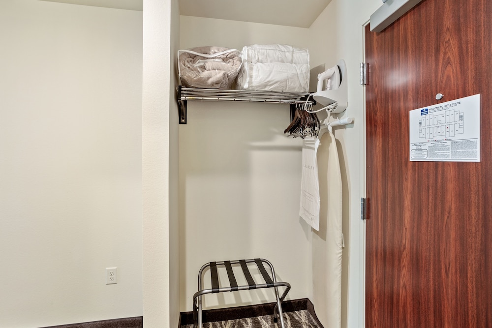Cobblestone Hotel & Suites Little Chute - photo 20