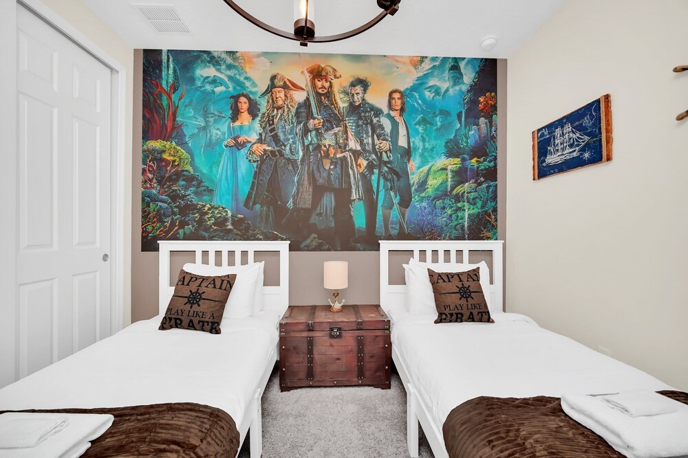 Chic Resort Villa: Themed Rooms Pool & Game Room - photo 13