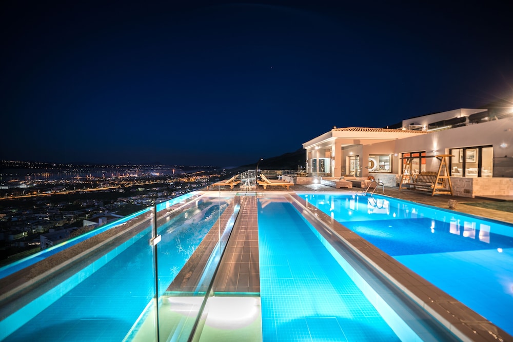 Villa Kedria with a panoramic ocean view — 4-Star Luxury Hotel in Chania, Greece