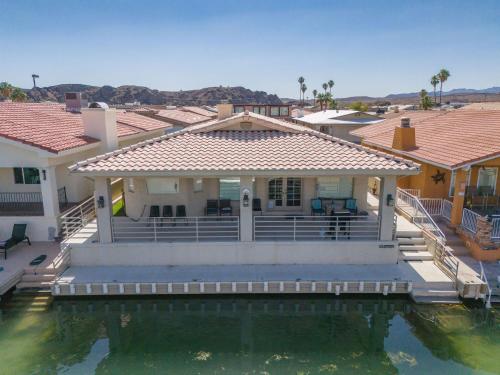 Oceans 11 60 FT Dock in Parker, United States