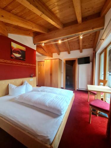 Haus Gabriele — 4-Star Luxury Hotel in Ladis, Austria