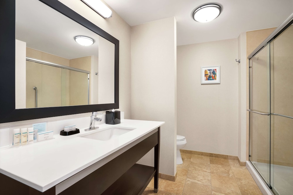 Hampton Inn Portland Downtown Waterfront - photo 35