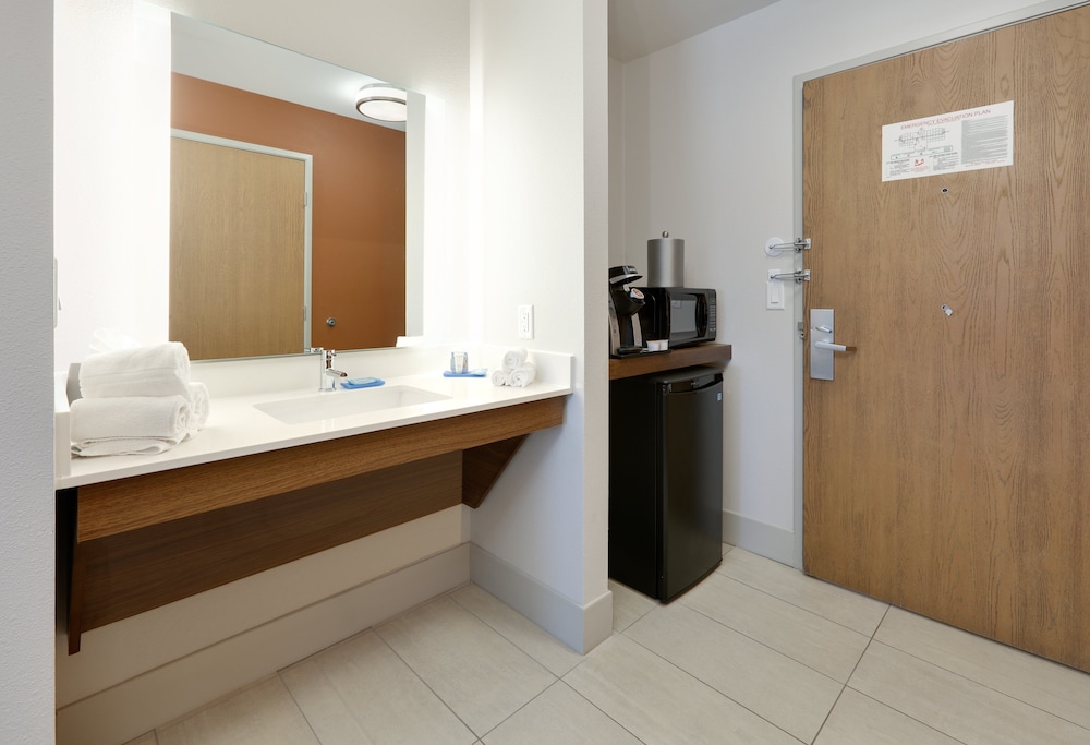 Holiday Inn Express Hotel & Suites Scottsbluff Gering an IHG Hotel - photo 3