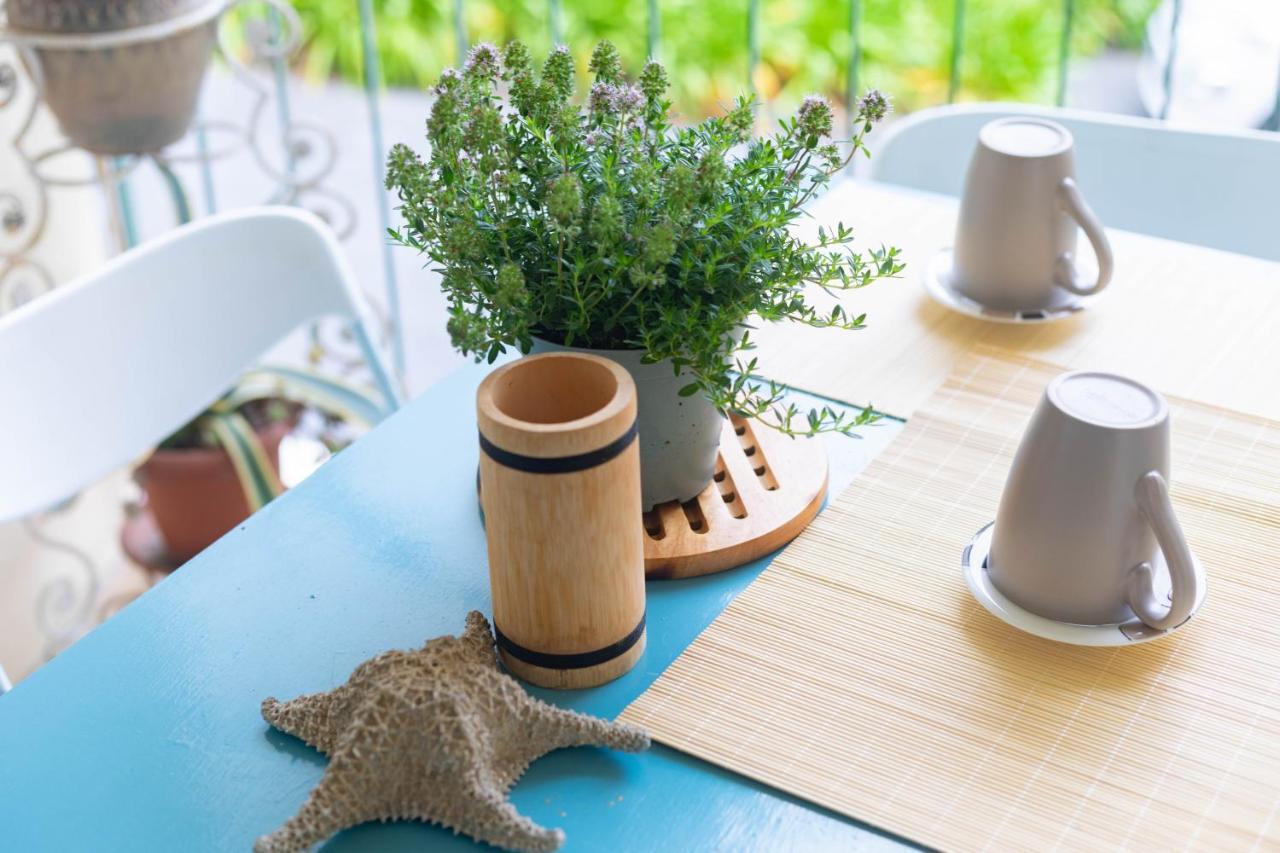 H11 Sanremo BLU Vicino a Spiagge Casino in San Remo, Italy