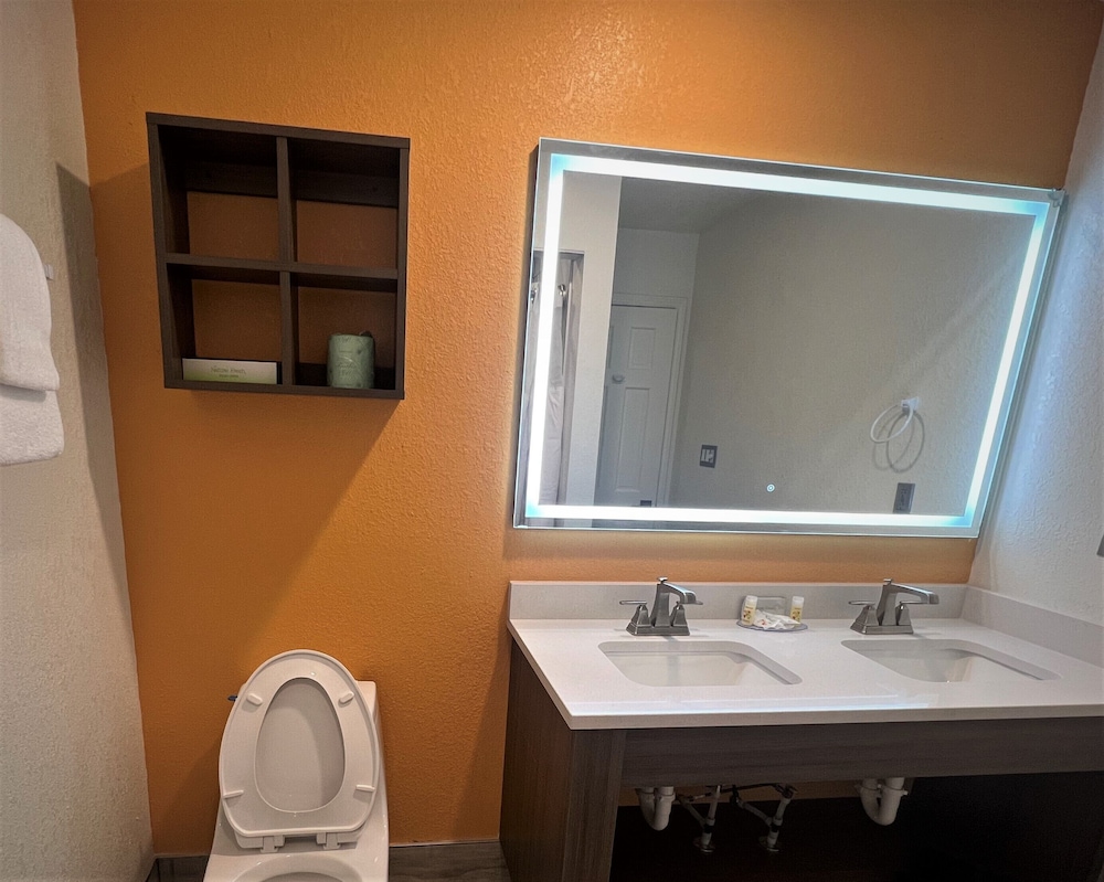 Reagan Resorts Inn - photo 26