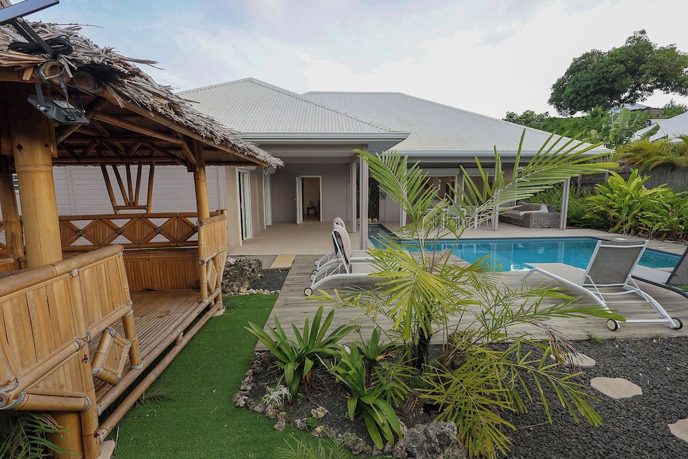 Nakolodge 3 chambres piscine jardin privés — 4-Star Luxury Hotel in Sainte-Anne, Guadeloupe