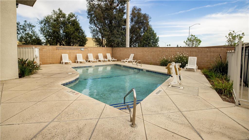 Motel 6 Ontario Airport - photo 12