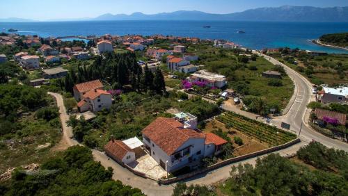 Apartments with parking space Sucuraj Hvar 24563 — 4-Star Luxury Hotel in Sucuraj, Croatia