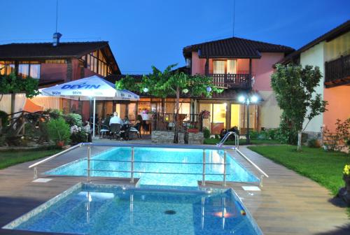 Family hotel Gradina — hotel in Blagoevgrad