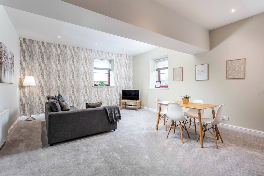 Granary Suite No3 Donnini Apartments — 4-Star Luxury Hotel in Ayr, United Kingdom