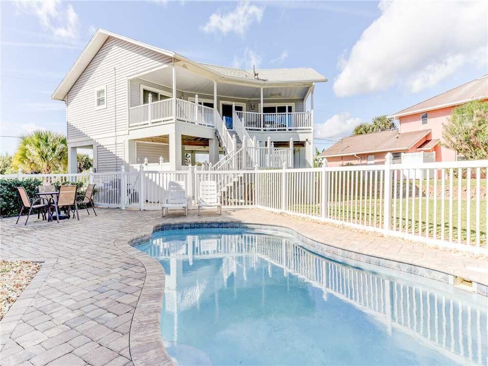 Ocean Walk 2 Bedrooms Sleeps 6 Ocean Views New Pool — hotel in Palm Coast