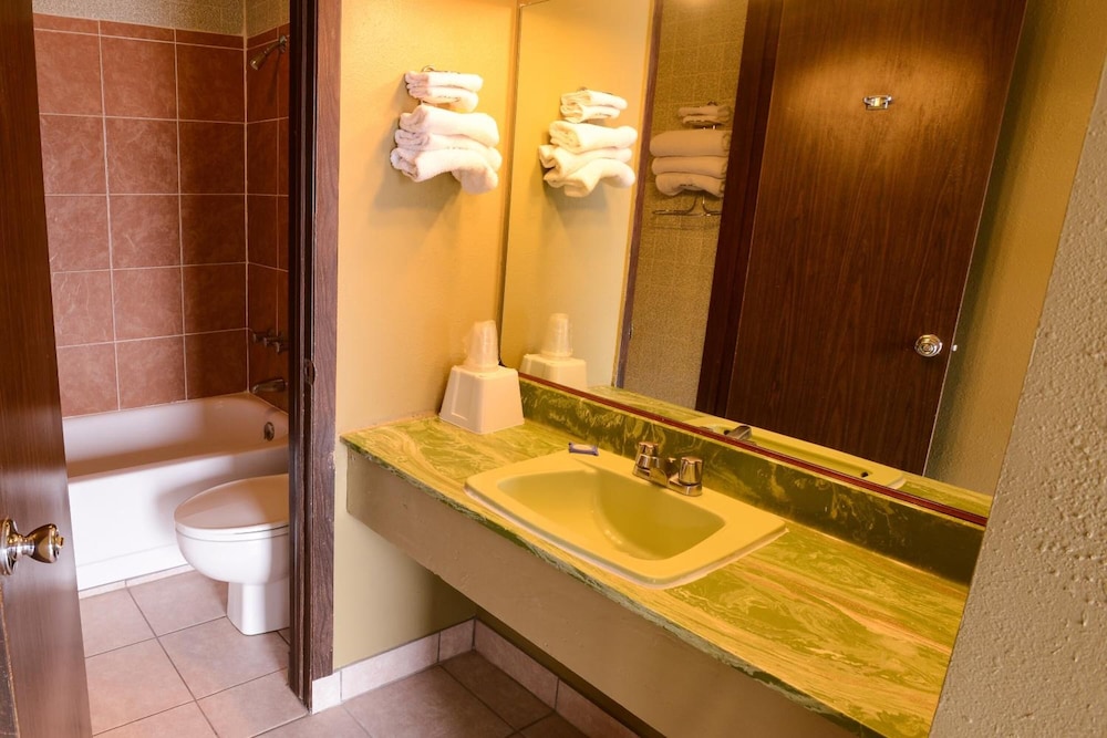 Burlington Inn - photo 27