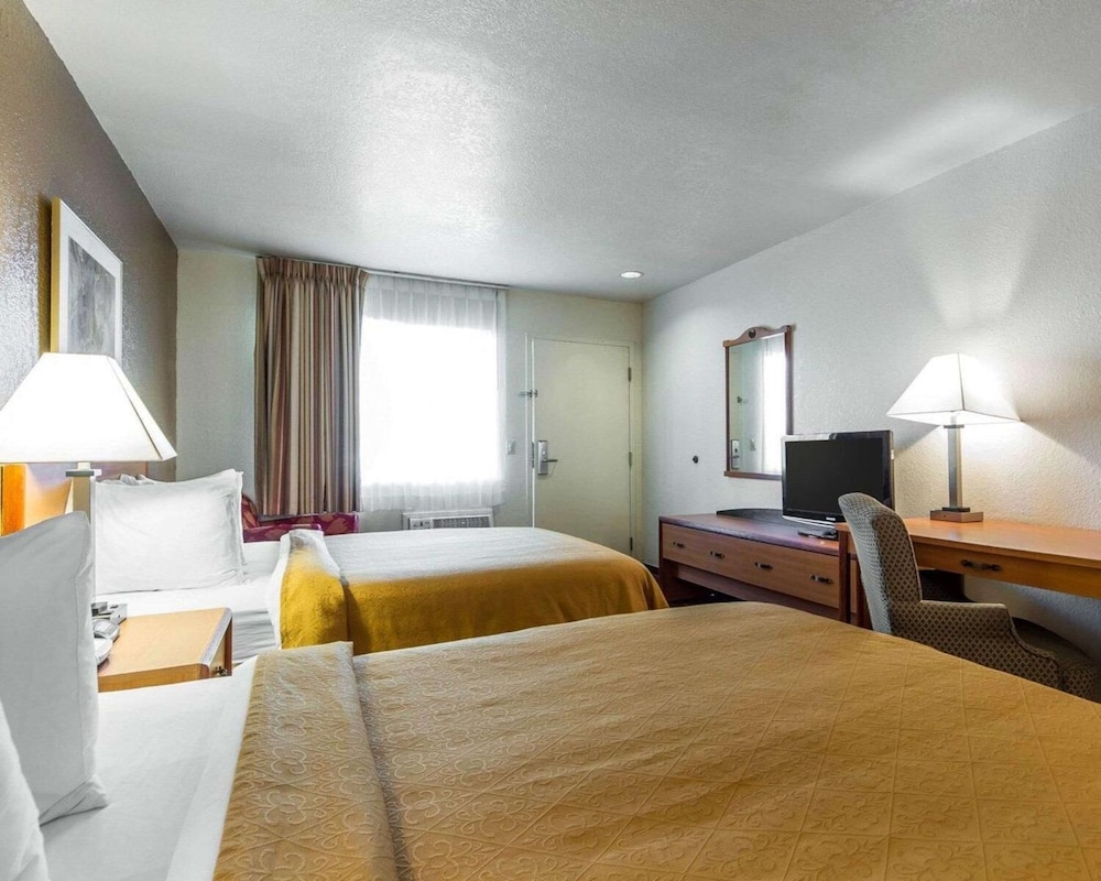 Quality Inn Oakland - photo 13