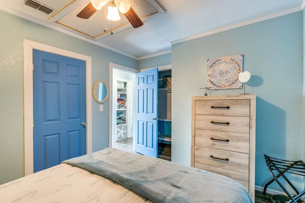Aransas Pass Home w Fire Pit: 2 Mi to Redfish Bay - featured photo