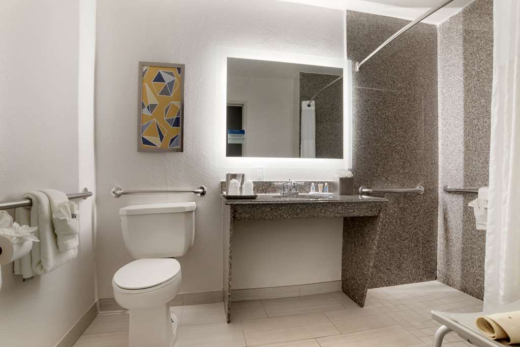 Comfort Inn & Suites New Orleans Airport North - photo 8