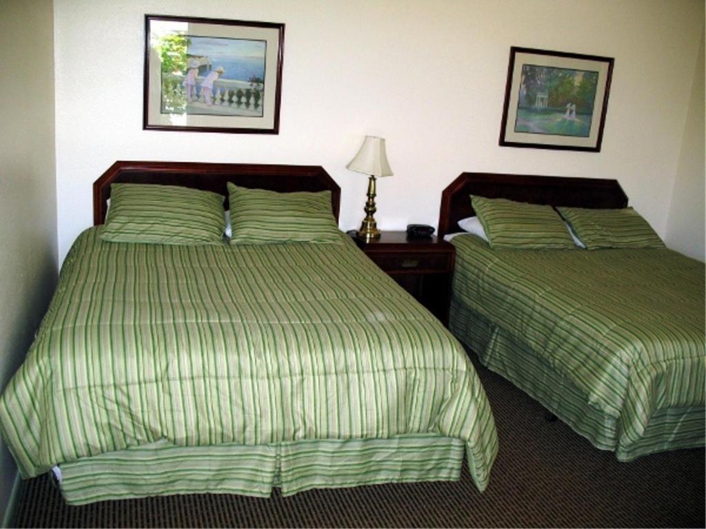 Golden West Motel - photo 3