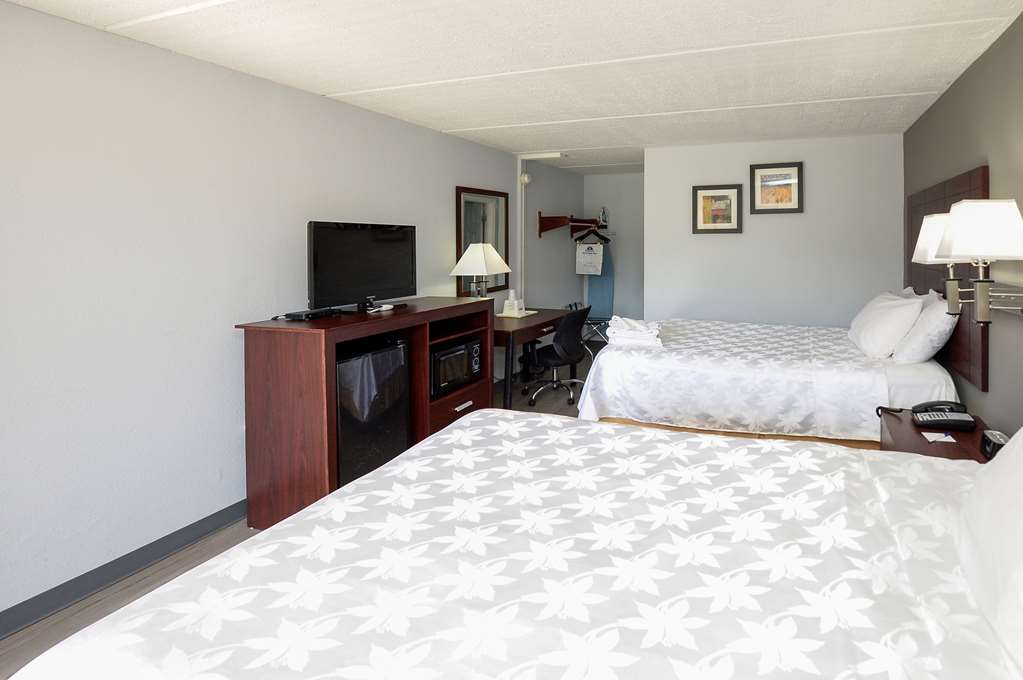 Americas Best Value Inn at Central Valley Woodbury - photo 24