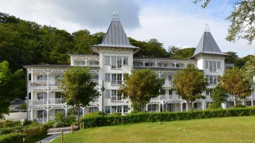 Seeschloss Binz Apartment 37 nur 2 Minuten zum Strand — 4-Star Luxury Hotel in Ostseebad Binz, Germany