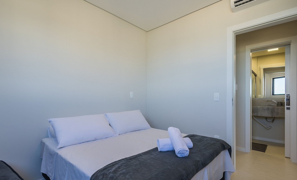 Fully Equipped Apartments With a Prime Location 600 m From Itapema Beach Lprs