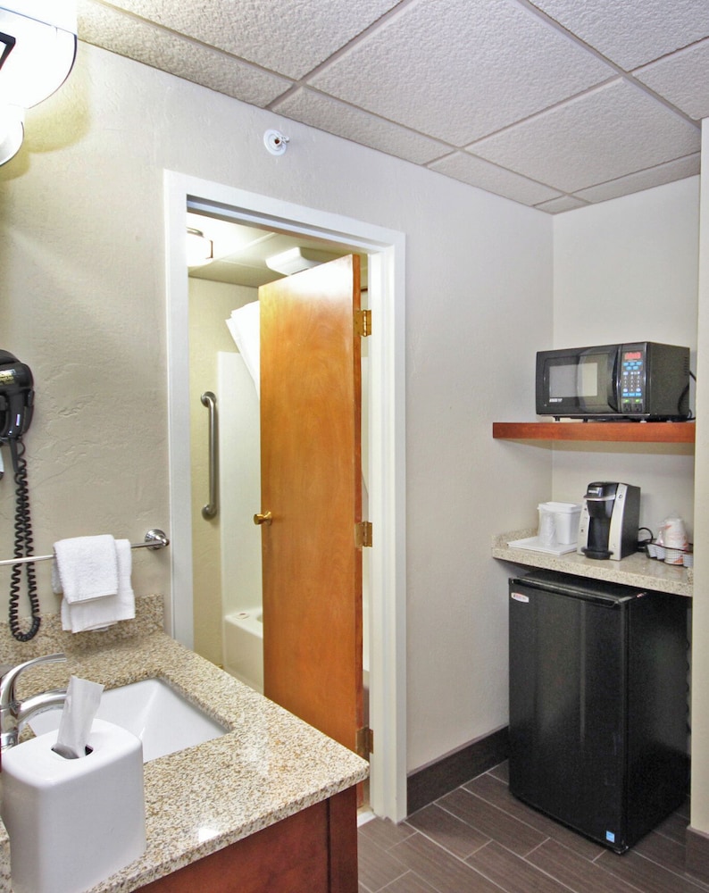 Garner Hotel Butte by IHG - photo 18