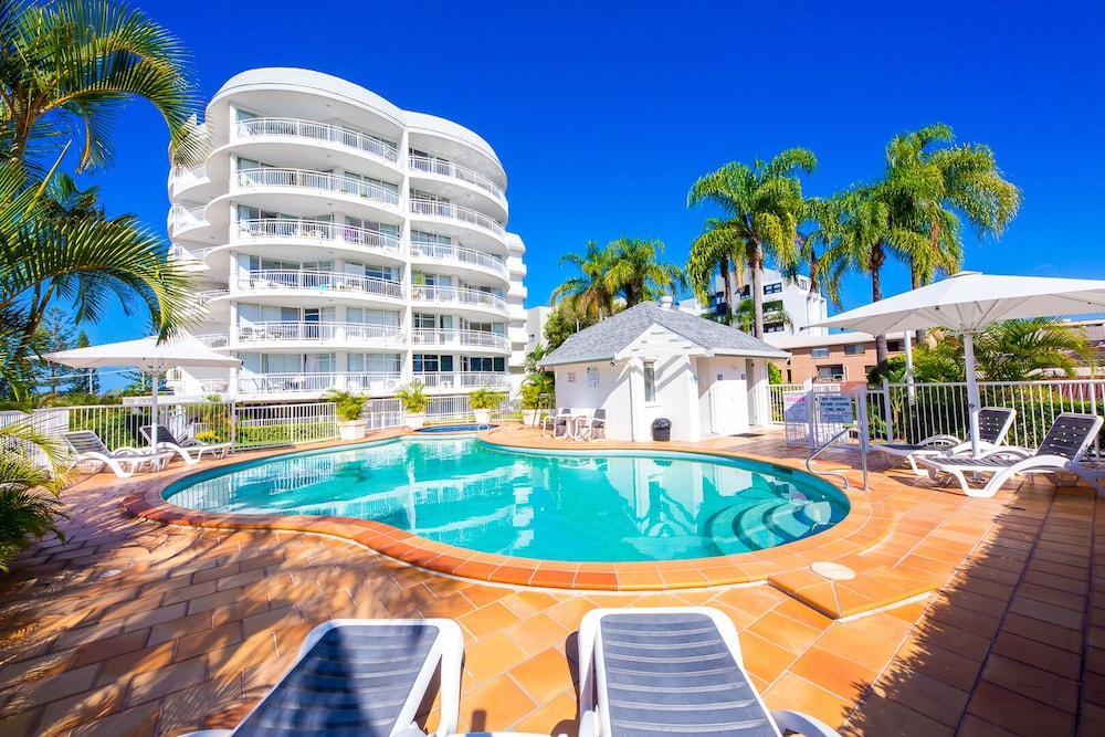 Atrium Resort - carbon neutral hotel in Biggera Waters