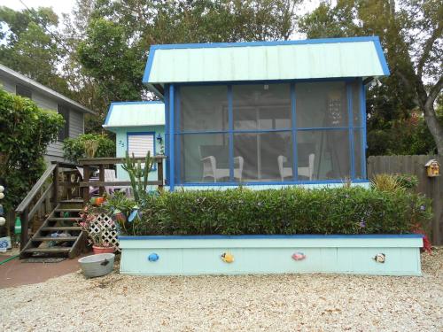 Unique Houseboat on Dry Lot — 4-Star Luxury Hotel in Key Largo, United States