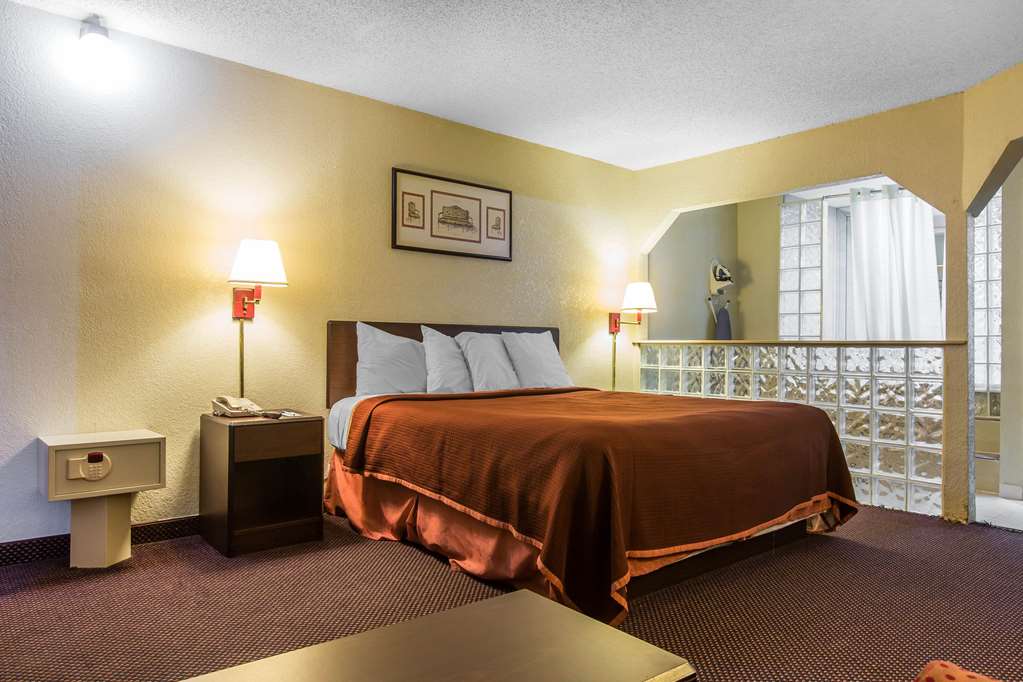 Rodeway Inn Marietta near Dobbins ARB - photo 17