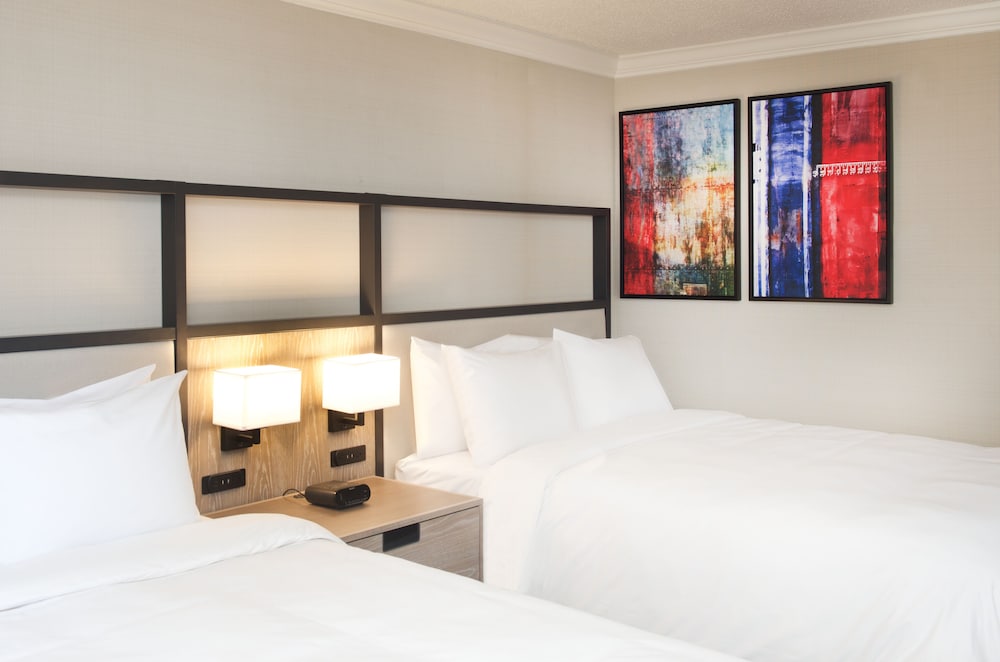 Crowne Plaza Baltimore Inner Harbor - photo 3
