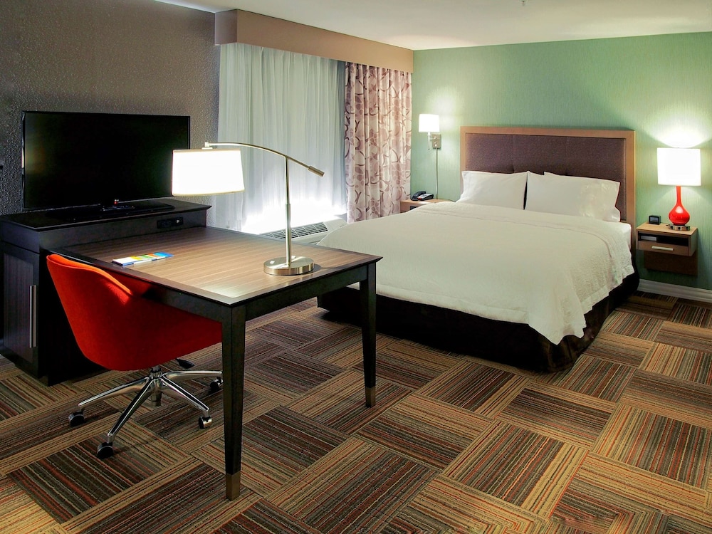 Hampton Inn & Suites Moore - photo 9