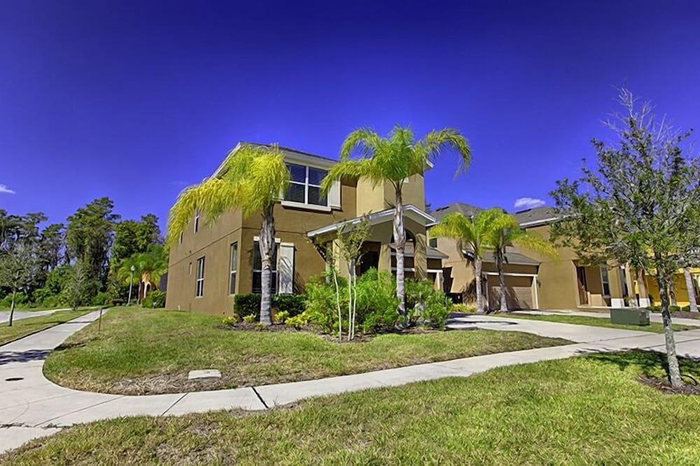 Bella Vida Resort by Home 2U - photo 99