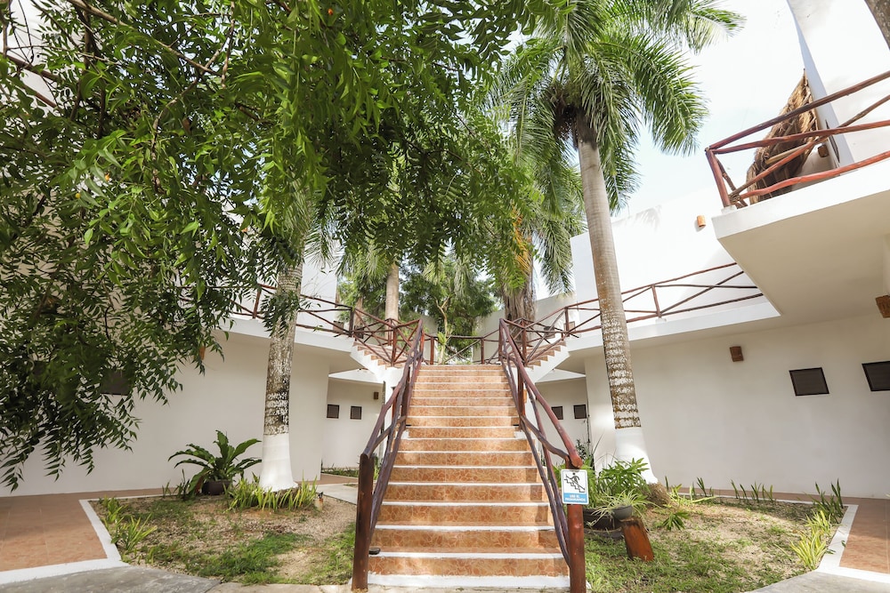 Handrails in hallways
