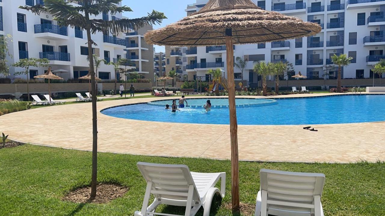 Appartement de Luxe Avec Piscine a 5 Min de la Plage — 4-Star Luxury Hotel in Martil, Morocco