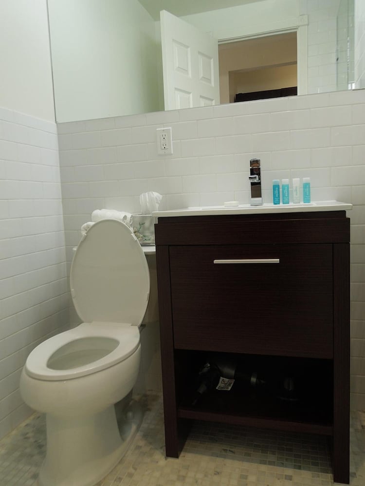 East Village Hotel - photo 31