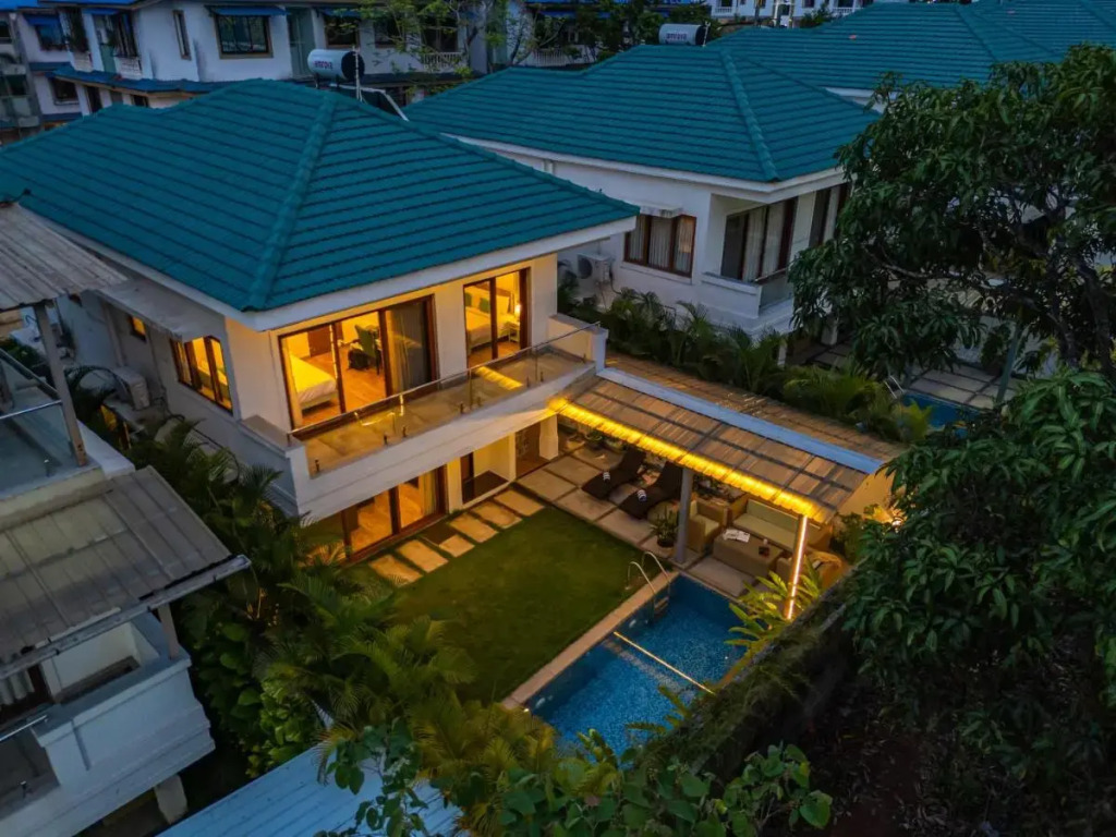 Elivaas 3 Bhk With Pvt Pool Azalea — 5-Star Luxury Hotel in Solim, India
