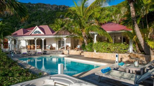 Oceanfront Caribbean Oasis with Romantic Charm in Gustavia, Saint Barthelemy