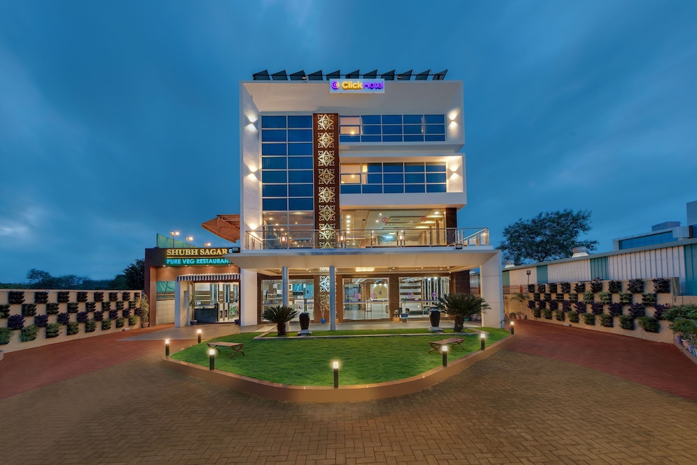 Click Hotel Sagar Plaza Chakan Pune — Rajgurunagar